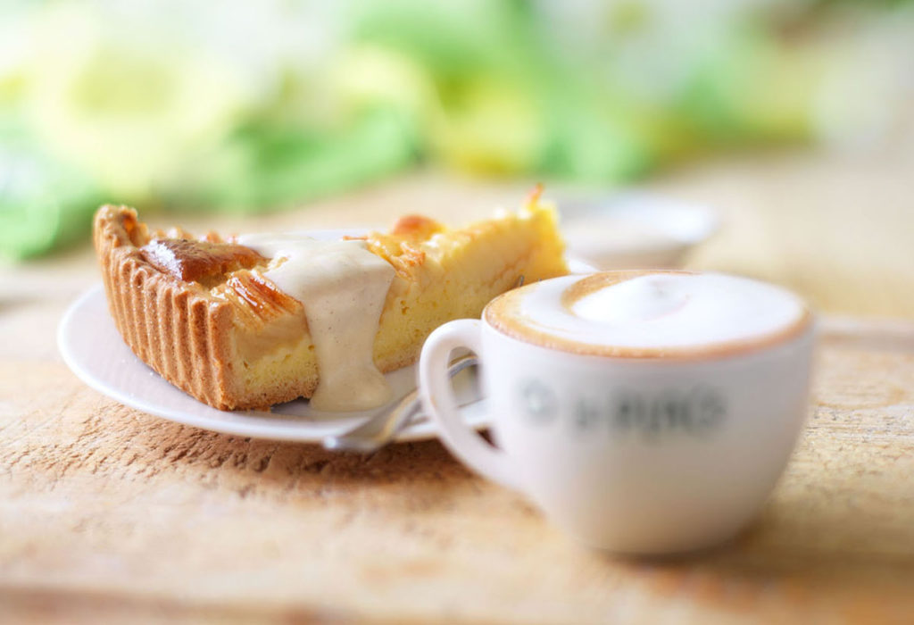 Appelcaketaart + drank taart+saus DEF F ina 003 Appelcaketaart + drank taart+saus DEF F ina 003